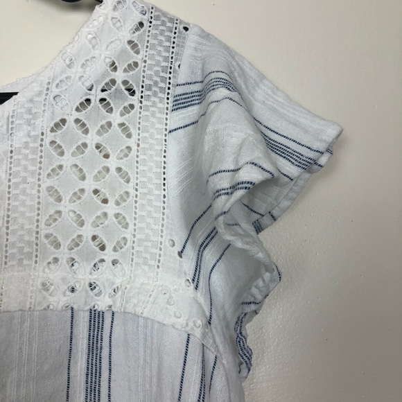 ✨Lily White Stripe Pattern Top✨ - Picture 3 of 6